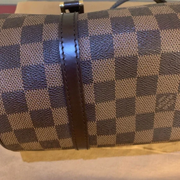 Authentic Louis Vuitton Papillon 26 in Damier - Picture 6 of 15